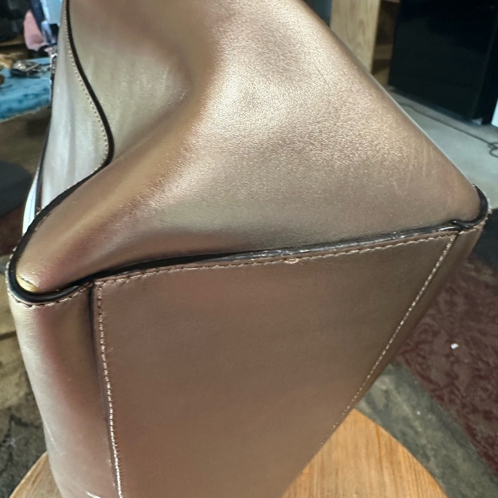 Kate Spade very large pink metallic tote - Picture 4 of 6